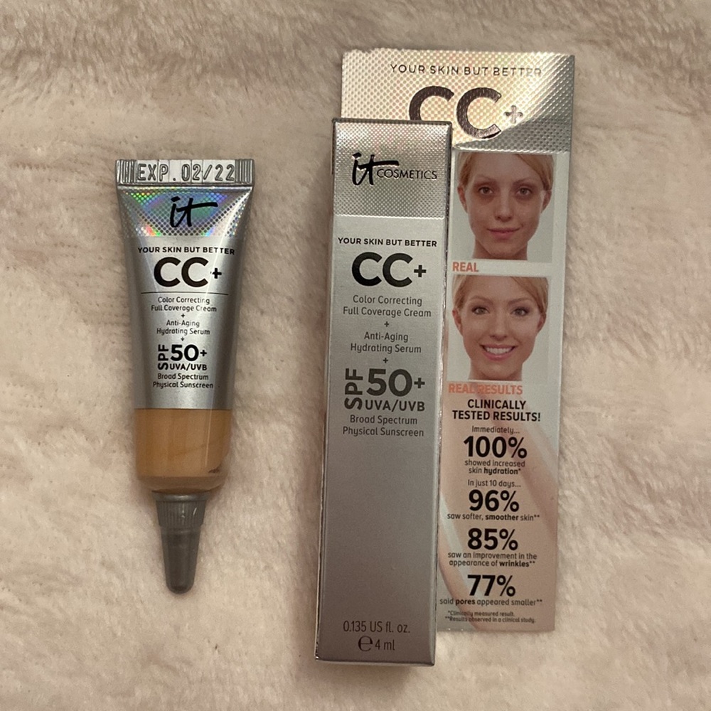 It Cosmetics CC cream in Fair (trial size)